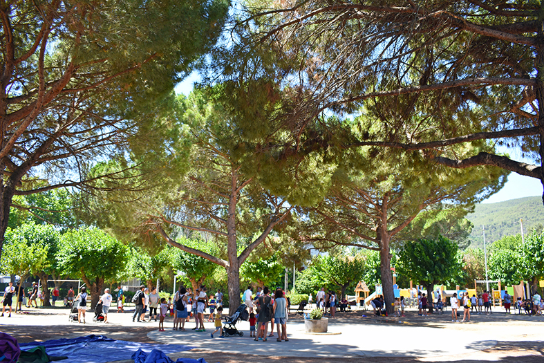Ambient del Parc Municipal Macary i Viader durant els jocs infantils de la Festa Major de SÃºria.