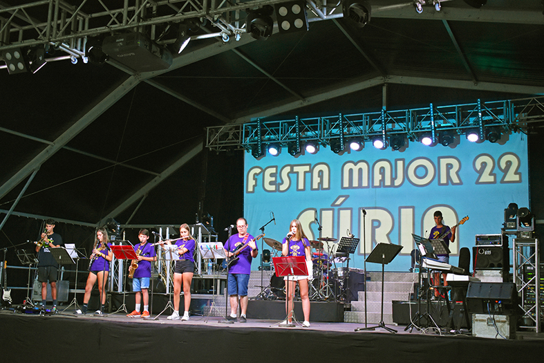 ActuaciÃ³ del Combo de lâ€™Escola Municipal de MÃºsica a la plaÃ§a de Sant Joan, dins del programa de la Festa Major de SÃºria.
