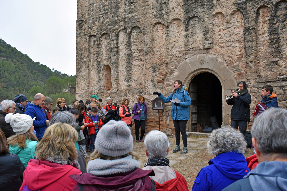 Cantada de nadales a Coaner (Sant Mateu de Bages), amb la Coral SÃ²rissons de l'Escola Municipal de MÃºsica i la Societat Coral La Llanterna.