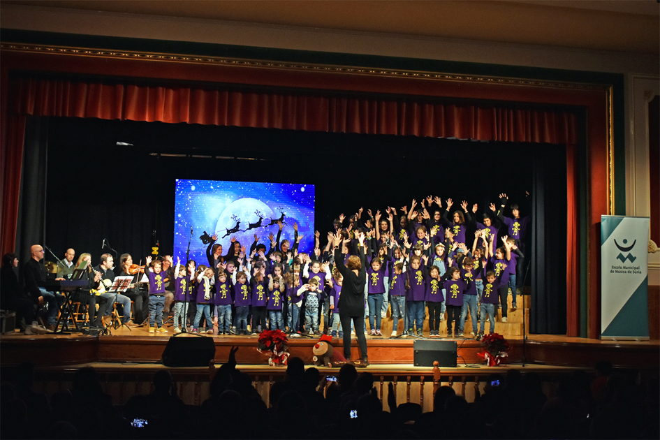 Concert de Nadal de l'Escola Municipal de MÃºsica a la sala d'actes de la ResidÃ¨ncia Bell RepÃ²s.