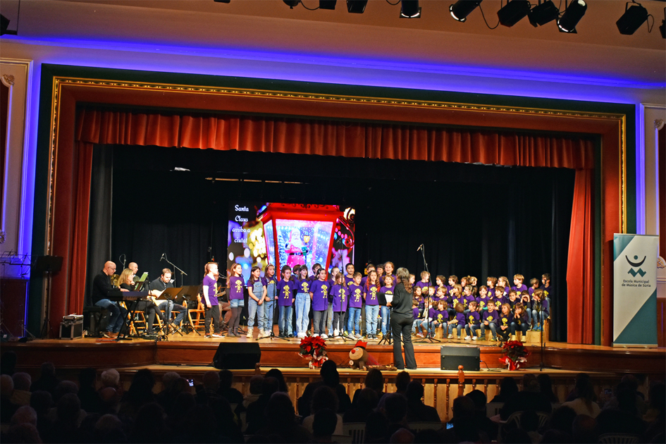 Concert de Nadal de l'Escola Municipal de MÃºsica a la sala d'actes de la ResidÃ¨ncia Bell RepÃ²s.