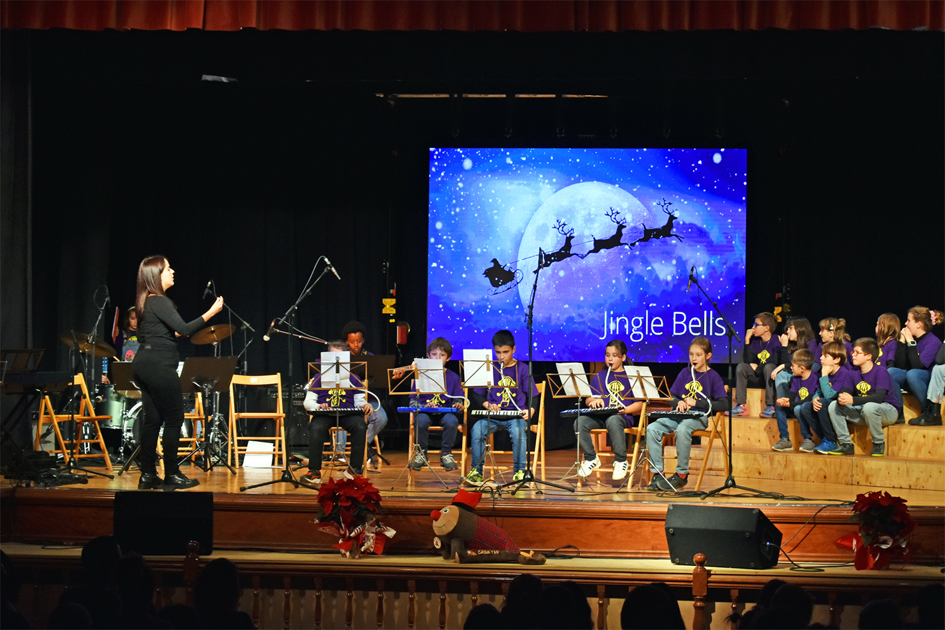Concert de Nadal de l'Escola Municipal de MÃºsica a la sala d'actes de la ResidÃ¨ncia Bell RepÃ²s.