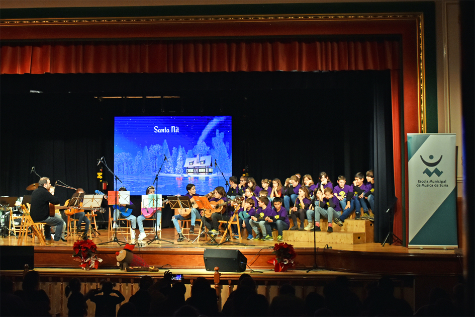 Concert de Nadal de l'Escola Municipal de MÃºsica a la sala d'actes de la ResidÃ¨ncia Bell RepÃ²s.