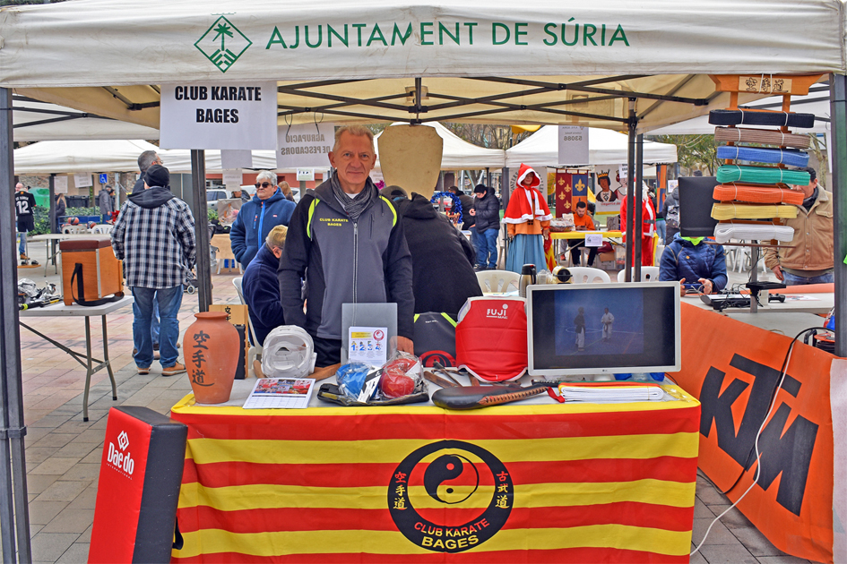 Estand del Club Karate Bages, en la Fira de Nadal i Fira dâ€™Entitats de SÃºria.