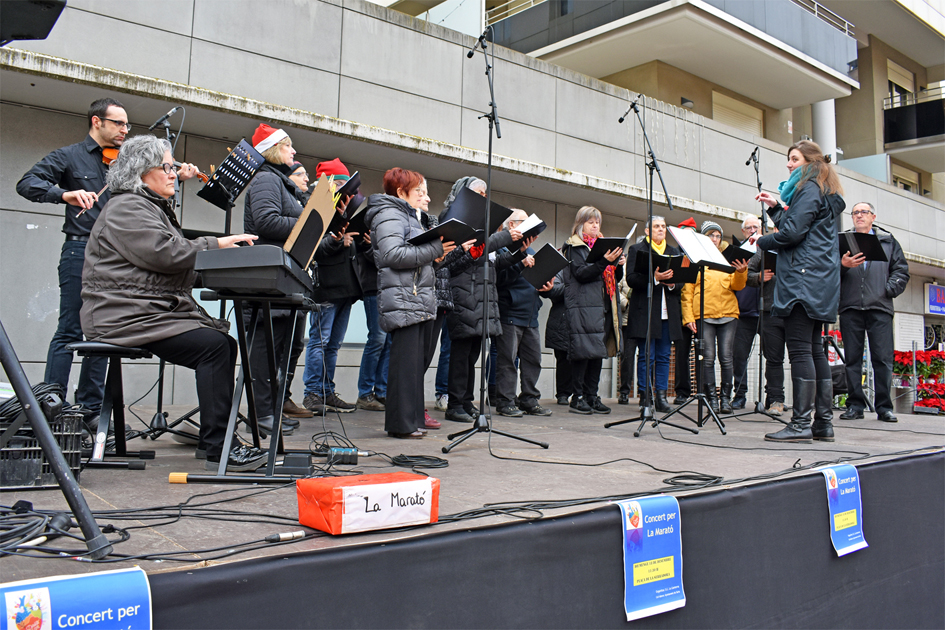 Concert de la Societat Coral La Llanterna, dins de la Fira de Nadal i Fira dâ€™Entitats de SÃºria.