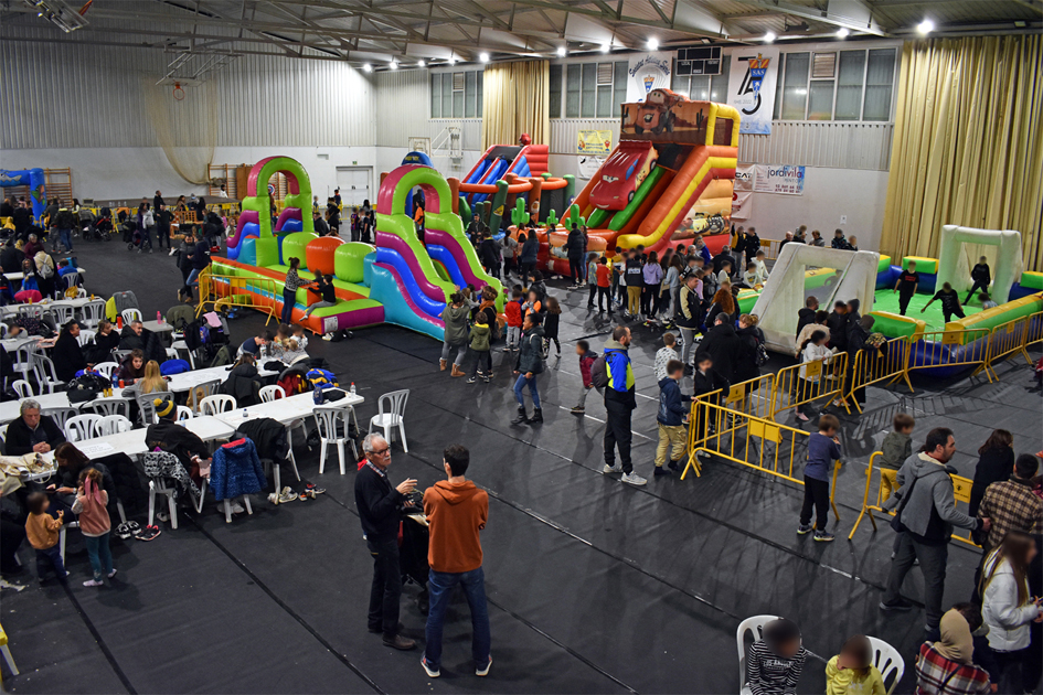 Parc de Nadal al PavellÃ³ Municipal d'Esports.