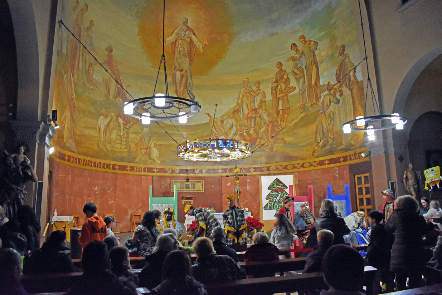 RecepciÃ³ dels Reis dâ€™Orient als infants de la vila, a lâ€™EsglÃ©sia Parroquial de Sant CristÃ²fol.