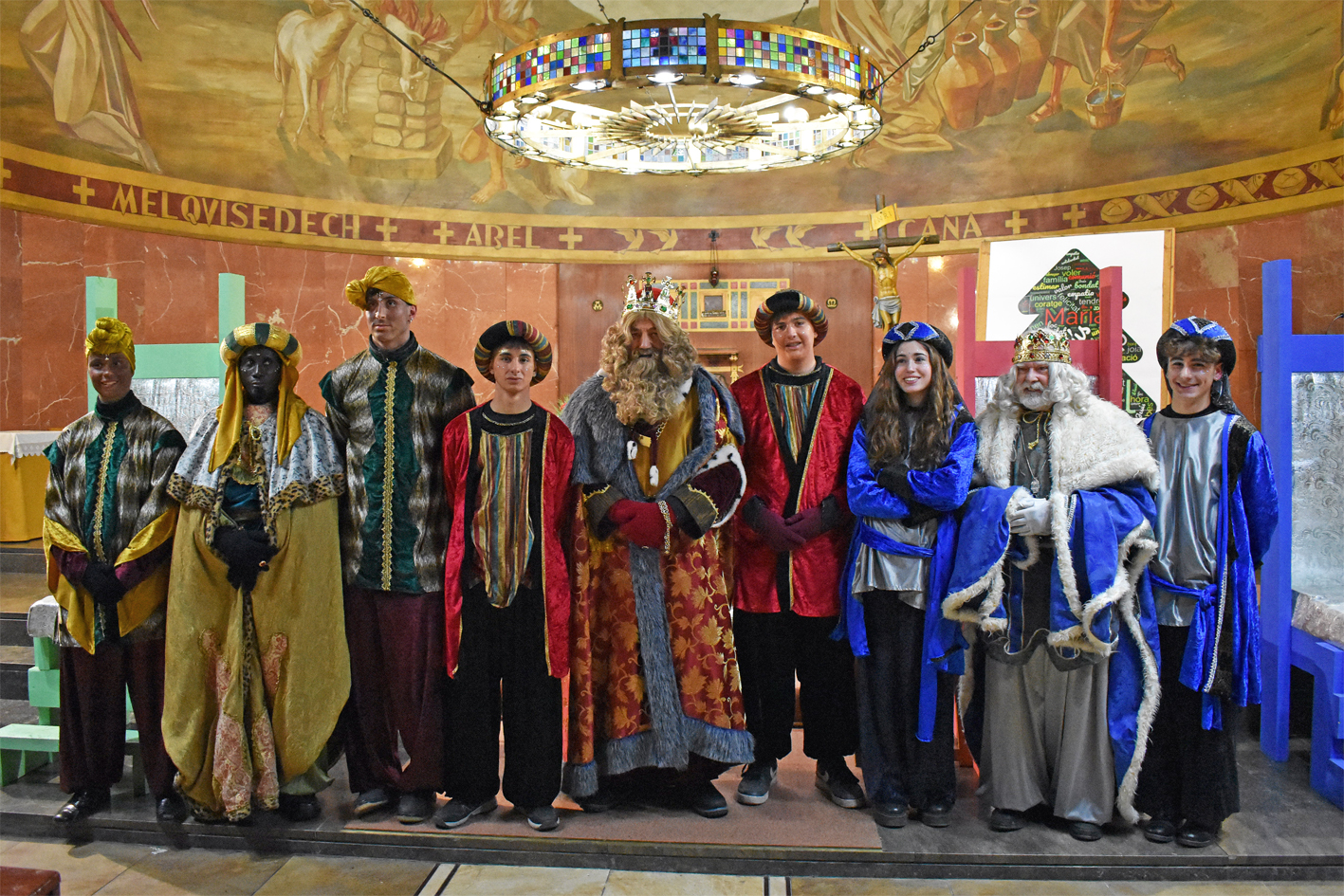Els Reis dâ€™Orient i els seus patges i patgesses, a lâ€™EsglÃ©sia Parroquial de Sant CristÃ²fol.