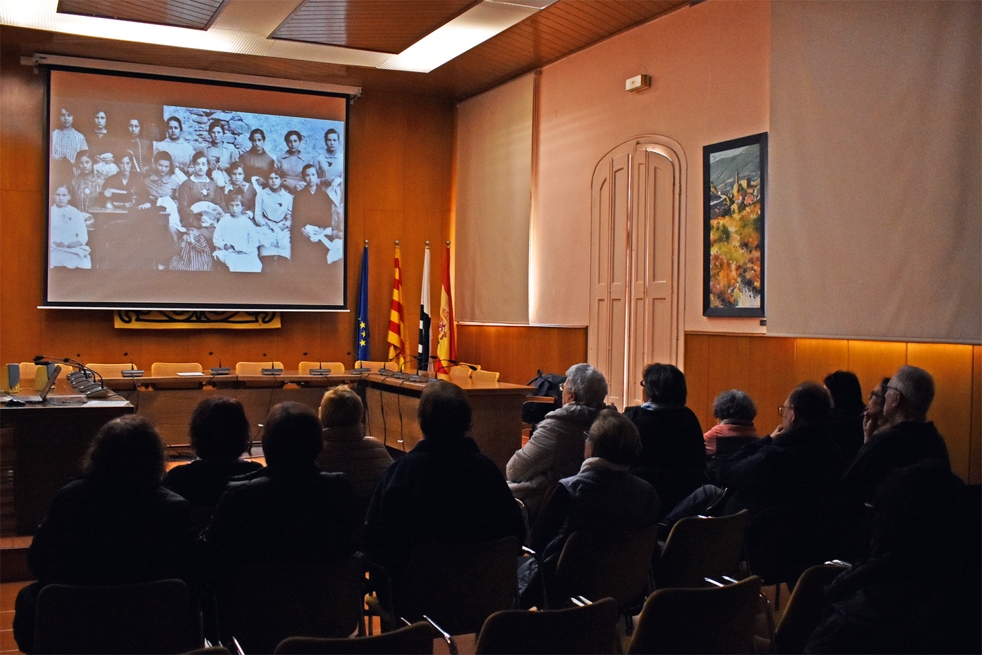 Preestrena del vÃ­deo commemoratiu del Dia Internacional de la Dona, al salÃ³ de sessions de la Casa de la Vila.
