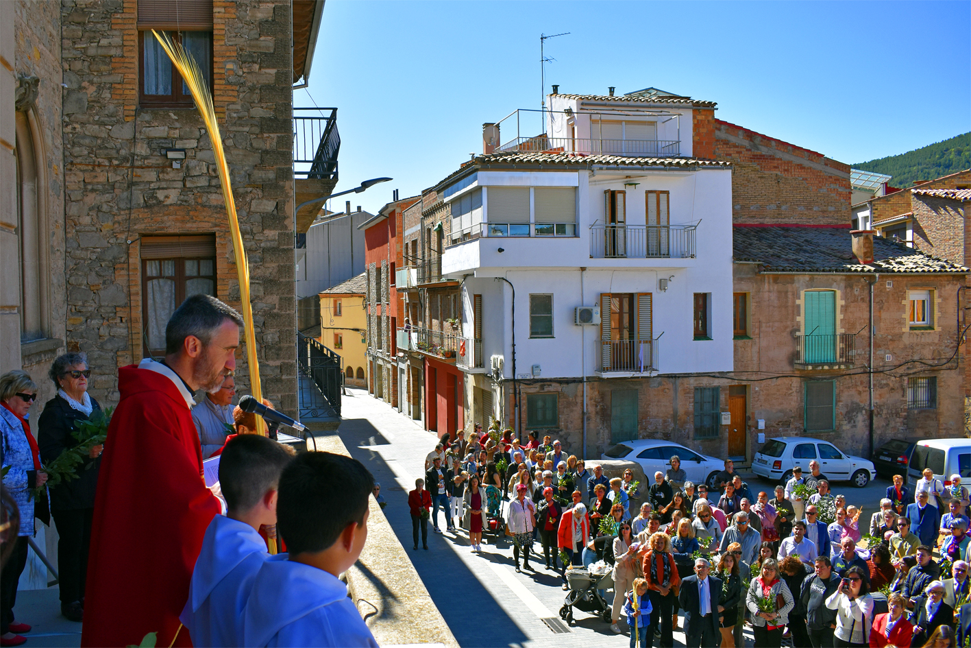 BenedicciÃ³ de Rams, al davant de lâ€™EsglÃ©sia Parroquial de Sant CristÃ²fol.