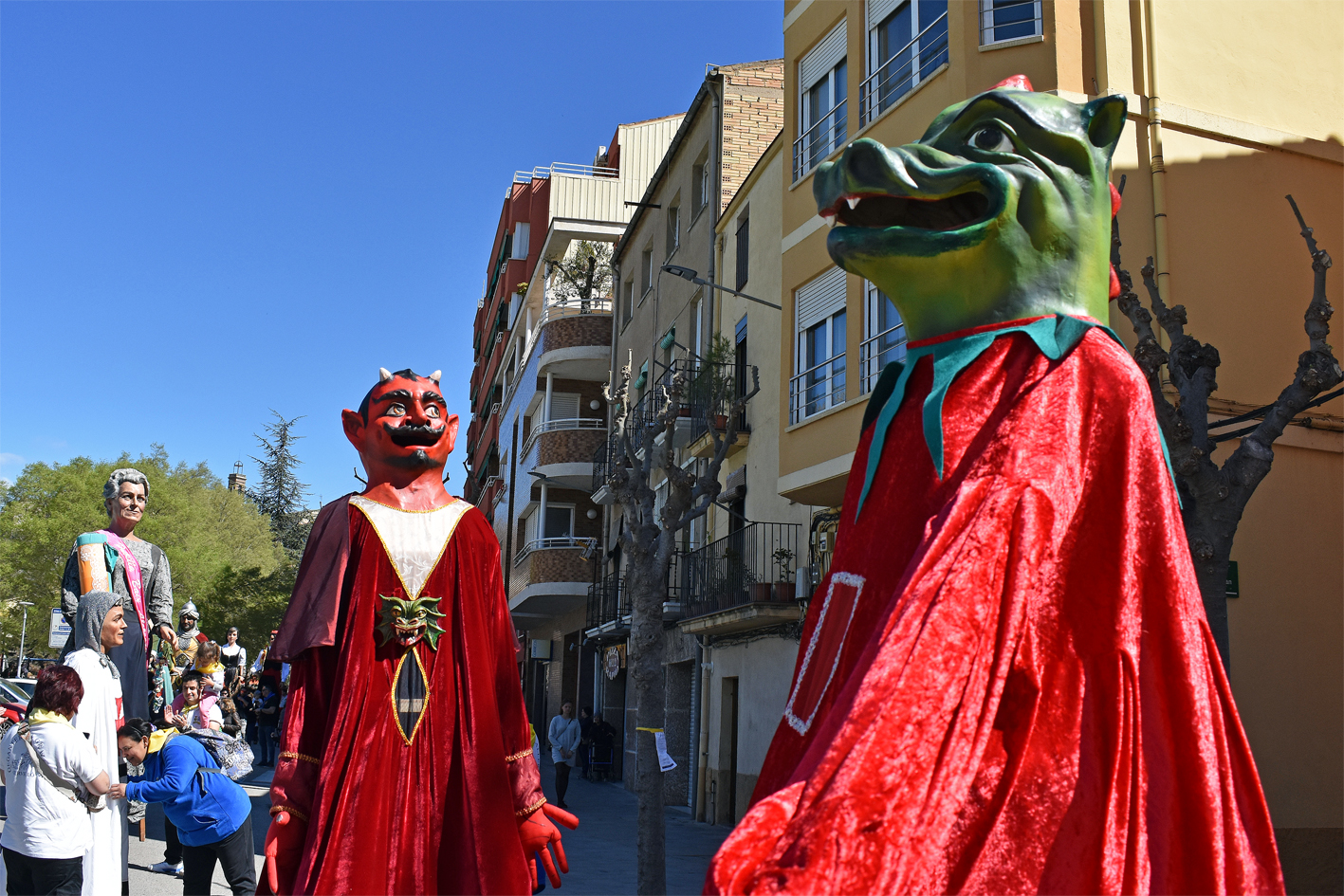 Els Geganters de la Font del Ros (Berga), durant la 13a Trobada Gegantera de la Fira de Rams de SÃºria.