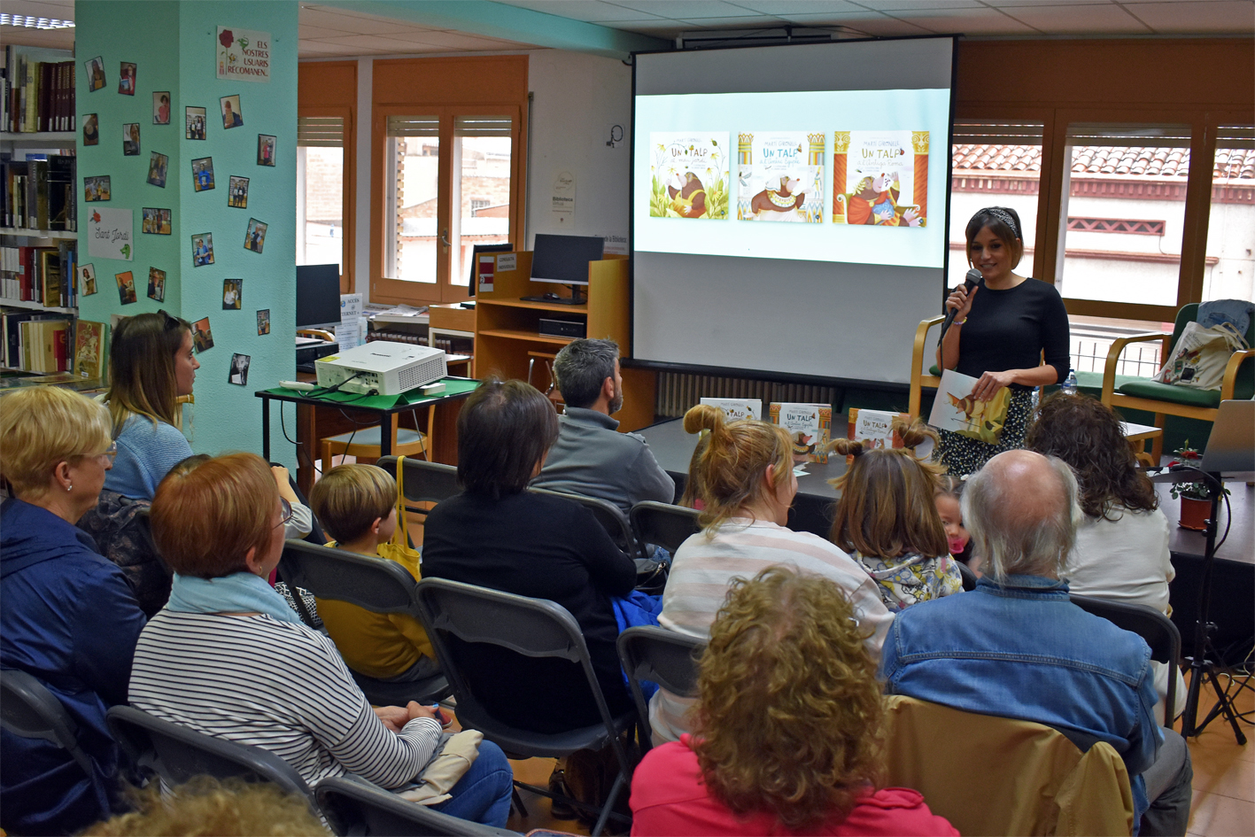 PresentaciÃ³ del llibre 'Un talp a l'Antiga Roma' de MartÃ­ Gironell, amb la ilÂ·lustradora surienca Coaner Codina, a la Biblioteca Publica, dins del cicle 'Per Sant Jordi, llibres de casa'.