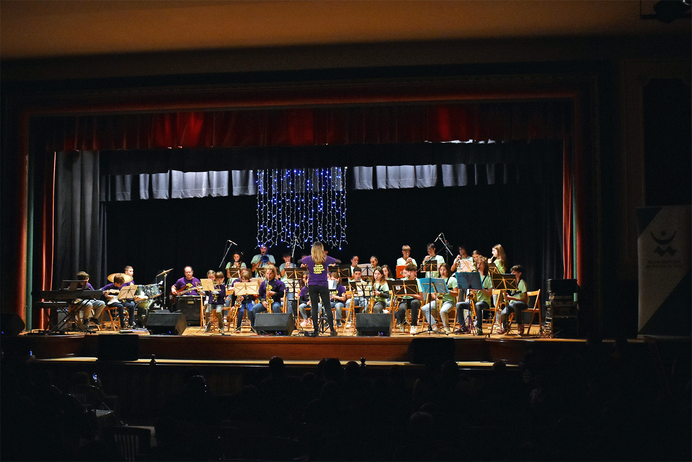 Concert de Nadal de l'Escola Municipal de MÃºsica a la sala d'actes de la ResidÃ¨ncia Bell RepÃ²s.