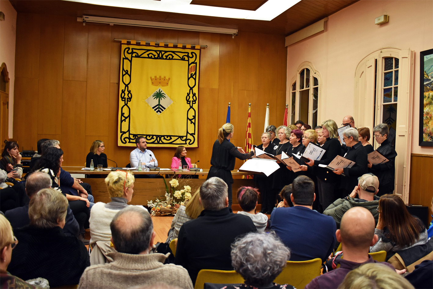 ActuaciÃ³ de la Coral SÃ²rissons de lâ€™Escola Municipal de MÃºsica durant lâ€™acte del pregÃ³ de la Festa de Sant SebastiÃ , al salÃ³ de sessions de la Casa de la Vila.