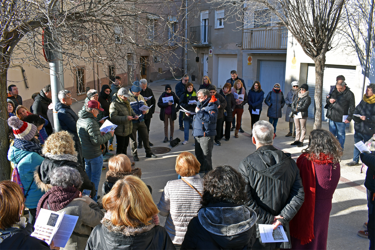 Visita patrimonial al barri de Santa Maria, a cÃ rrec de lâ€™estudiÃ³s surienc Albert FÃ brega, dins de la Festa de Sant SebastiÃ .